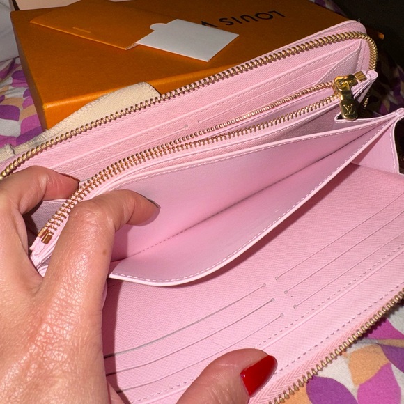 Authentic LOUIS VUITTON Zippy wallet LV by the Pool canvas Pink Yellow - Picture 16 of 16